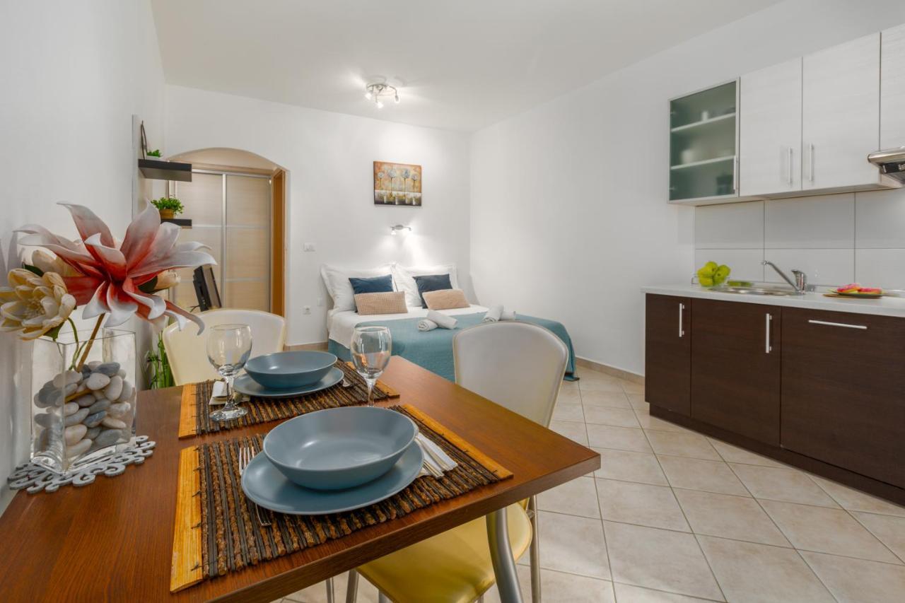Studio Apartments Pinia-Marina Пореч Экстерьер фото