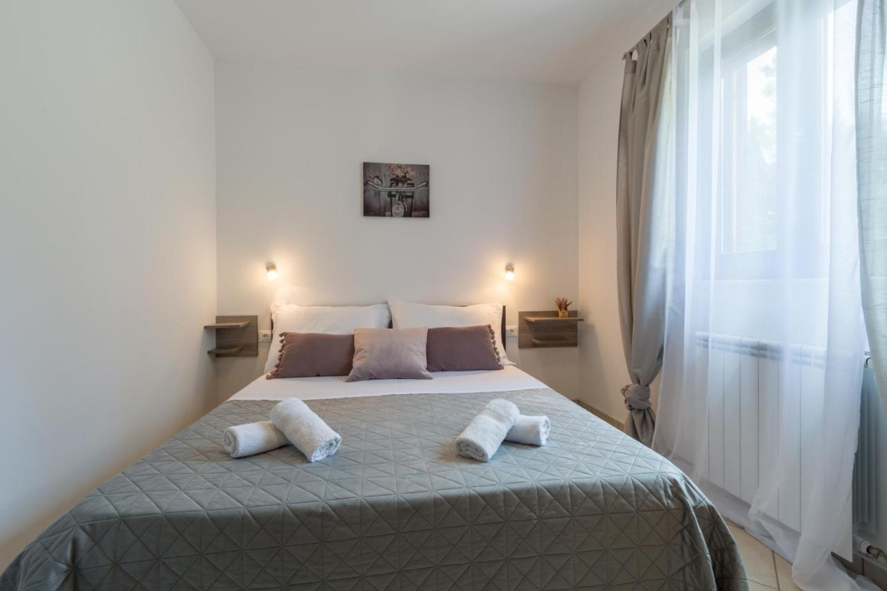 Studio Apartments Pinia-Marina Пореч Экстерьер фото